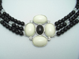 Monotone Choker